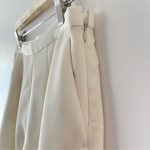 ❌SOLD ❌WILFRED Le Fou Juste High Waisted Dress shorts with pleated Front Cream s - Picture 6 of 13